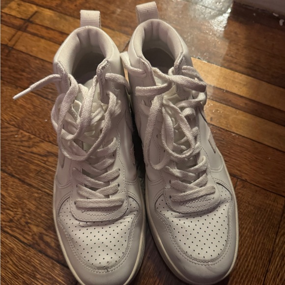 Veja White High-Top Sneakers - Picture 3 of 4